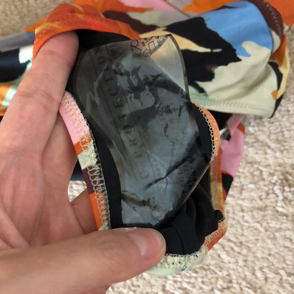 solid & striped Claudia Printed Asymmetric suit - Picture 14 of 15